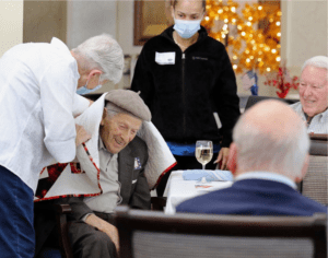 StoneRidge residents quilting for veterans